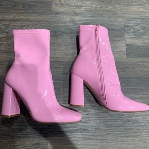 Steve Madden baby pink booties